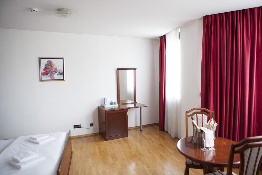 Villa Mali Raj Zagreb Ngoại thất bức ảnh